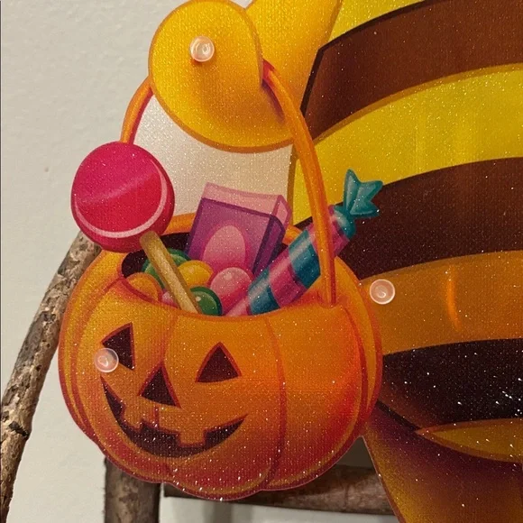 PRE OWNED VINTAGE Disney Winnie the Pooh Lighted Sculpture BEE Costume KMART - Picture 9 of 16